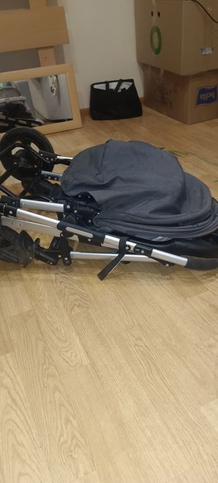 Продам коляску прогулочную