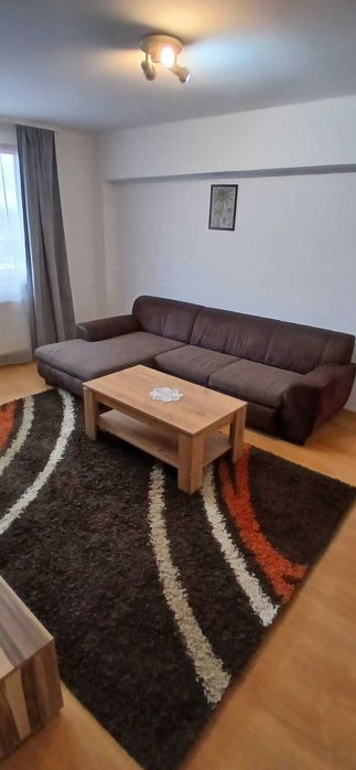 Apartament cu doua camere de inchiriat.