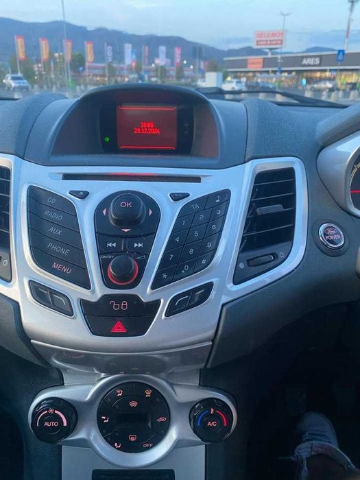 Dezmembram Ford Fiesta an 2010 motor 1.6 benzina in 5 viteze