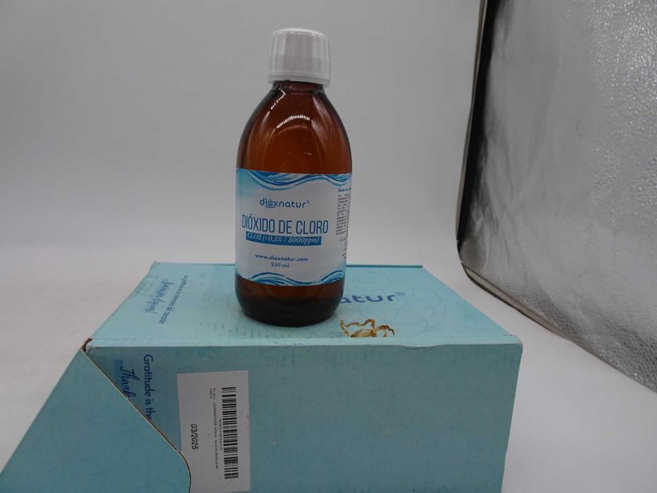 DIOXNATUR® Dioxid de clor 3000 ppm 250 ml. CDS 0,3% pipetă și seringă