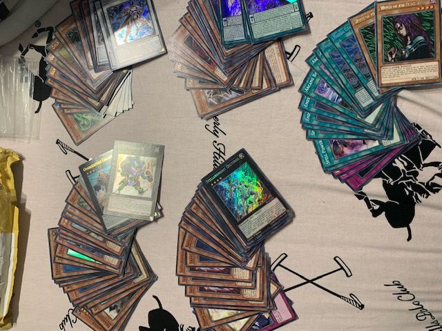 Продажба на Yu-Gi-Oh! yugioh карти сингли готови тестета лотове и т.н.