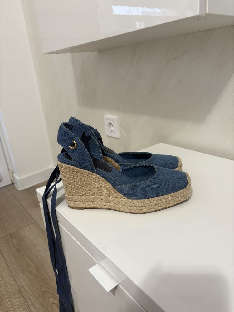 Дамски обувки Zara с връзки
