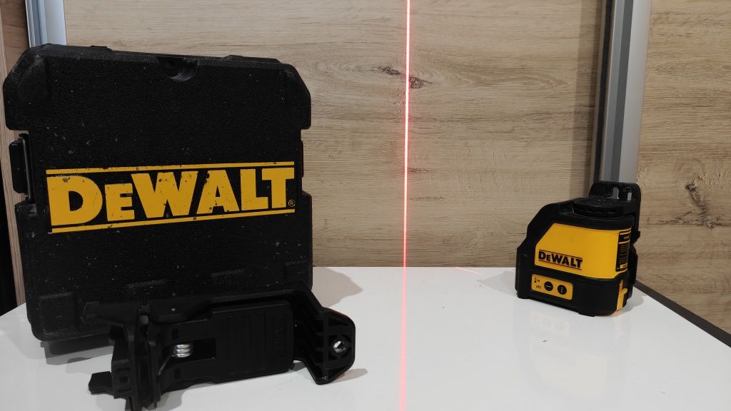 Dewalt DW088K Червен лазерен Нивелир