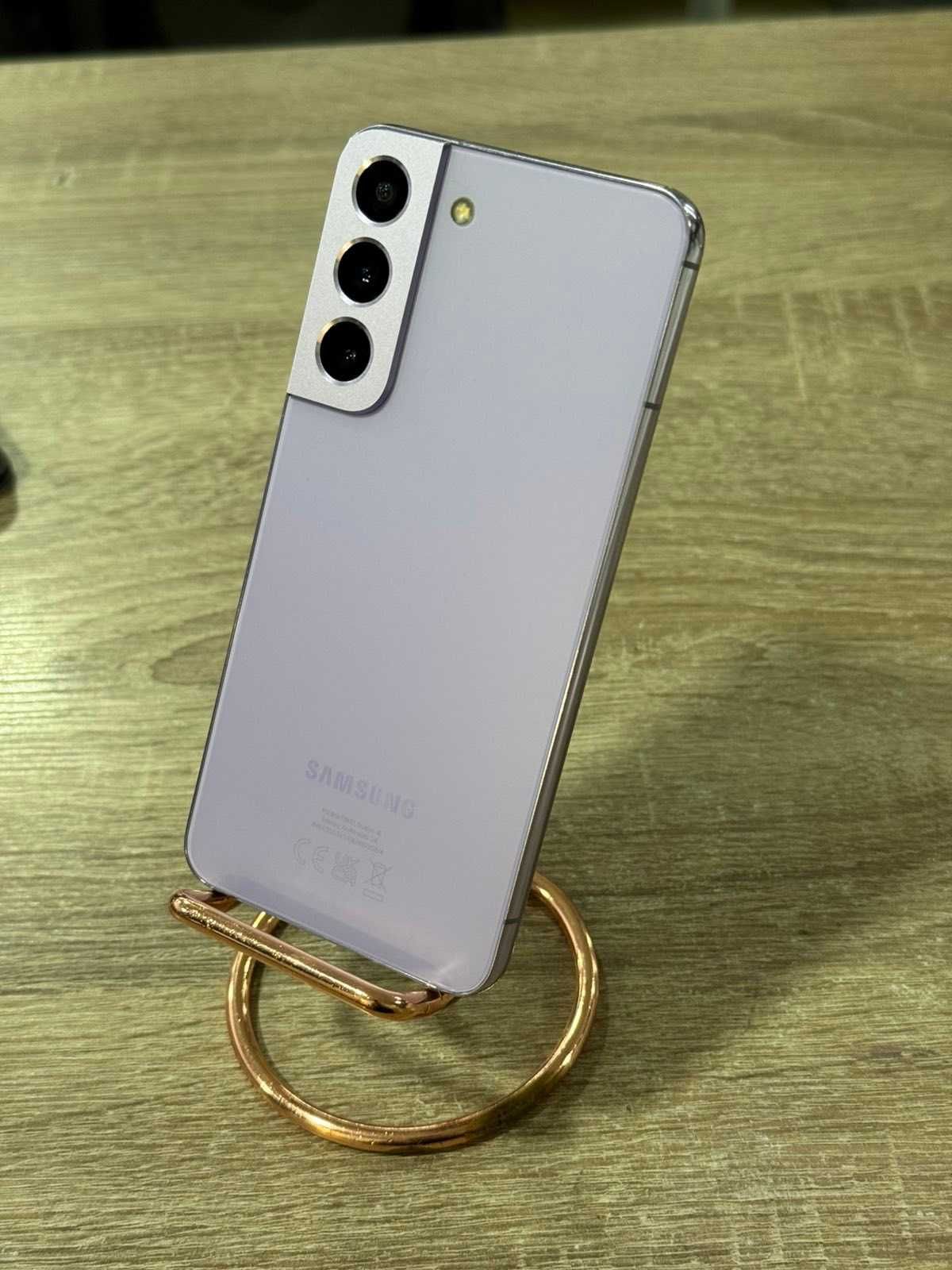 Продавам Samsung S22 128gb