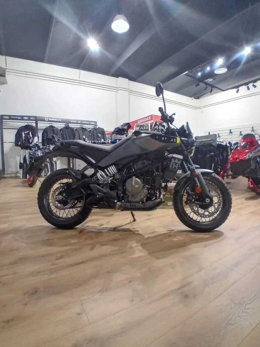 Husqvarna Svartpilen 401 2024, rulat
