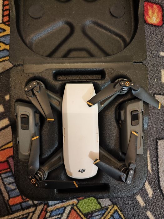 Dronă DJI Spark plus accesorii