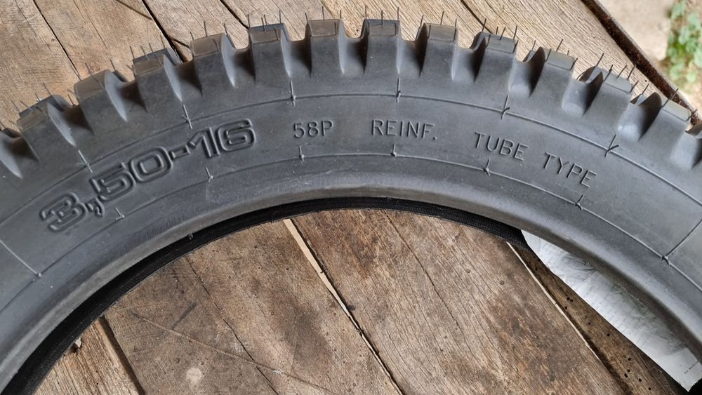 Anvelopă 3.50 R16