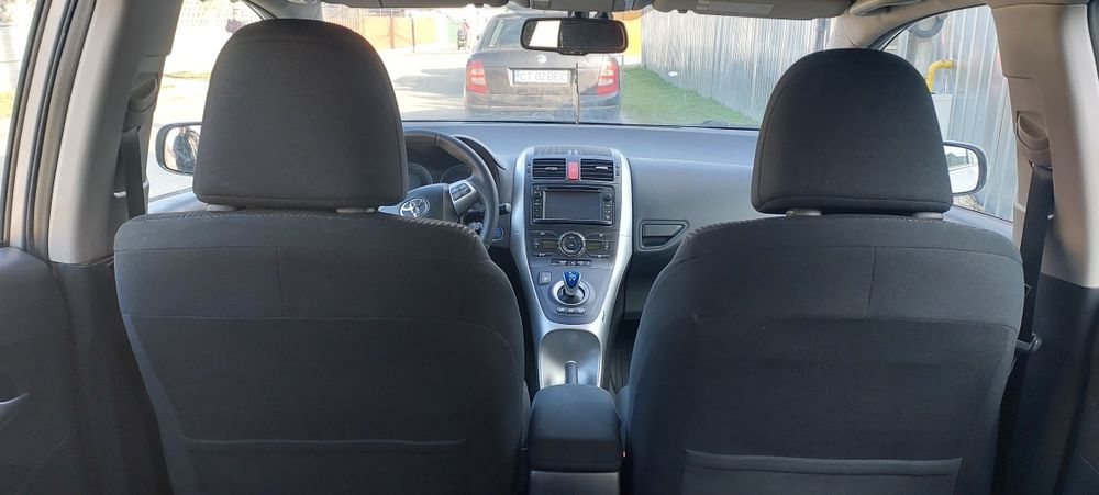 Vand Toyota 2013 Hibrid stare foarte buna