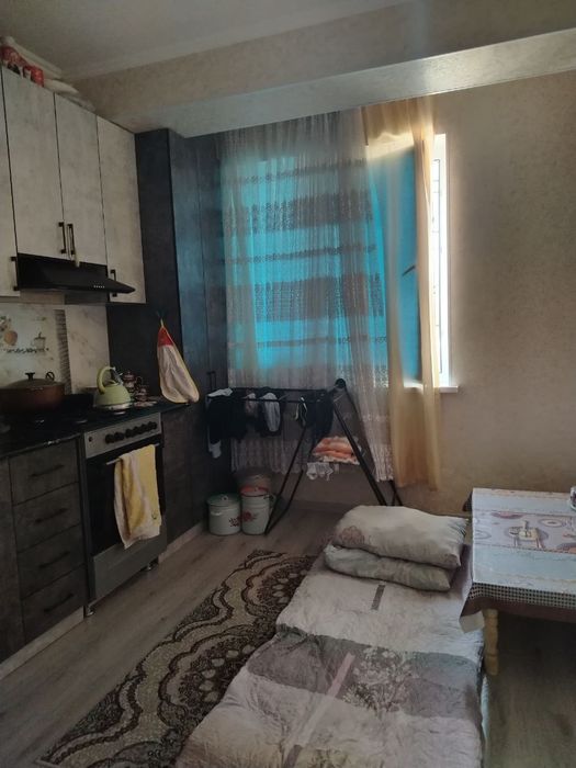 Qorasuv 6da 1xonali uy sotiladi