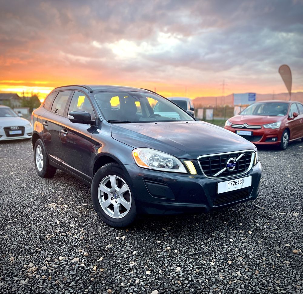 Volvo Xc60 - Automat 4x4 / Carte service / Cash sau rate