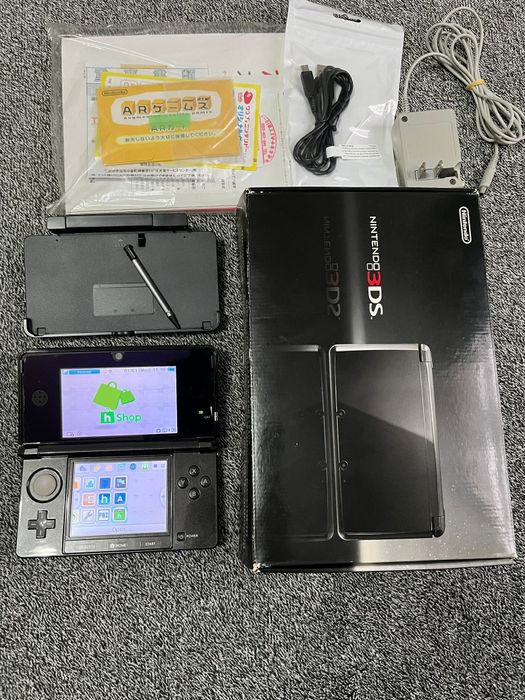 3DS Full Box Modat cu card de 64GB