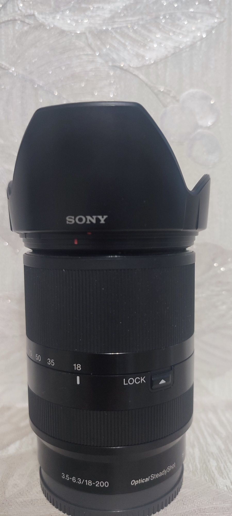 Продам или обменяю объектив Sony SEL18200LE