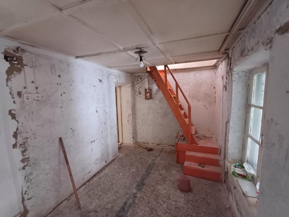 4 бөлмелі үй этаж кірпіштен салынған