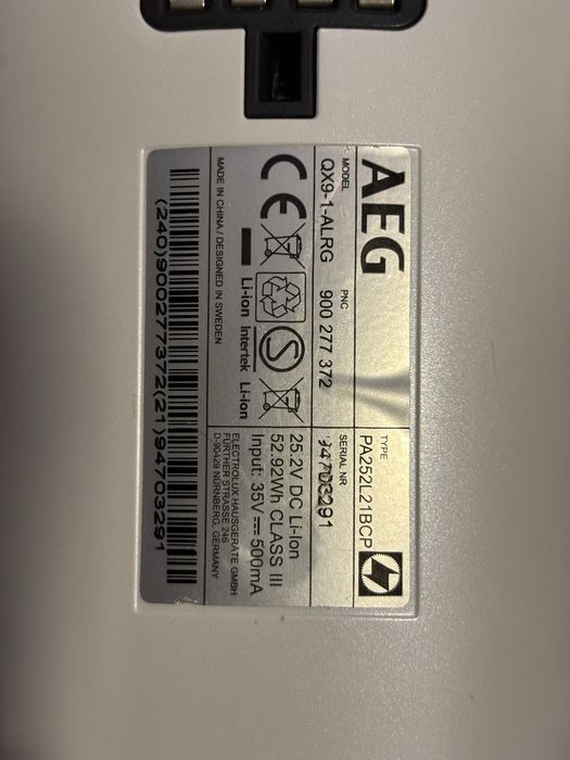 Aspirator vertical 2in1 AEG QX9 Flexibility Allergy cu acumulator nou