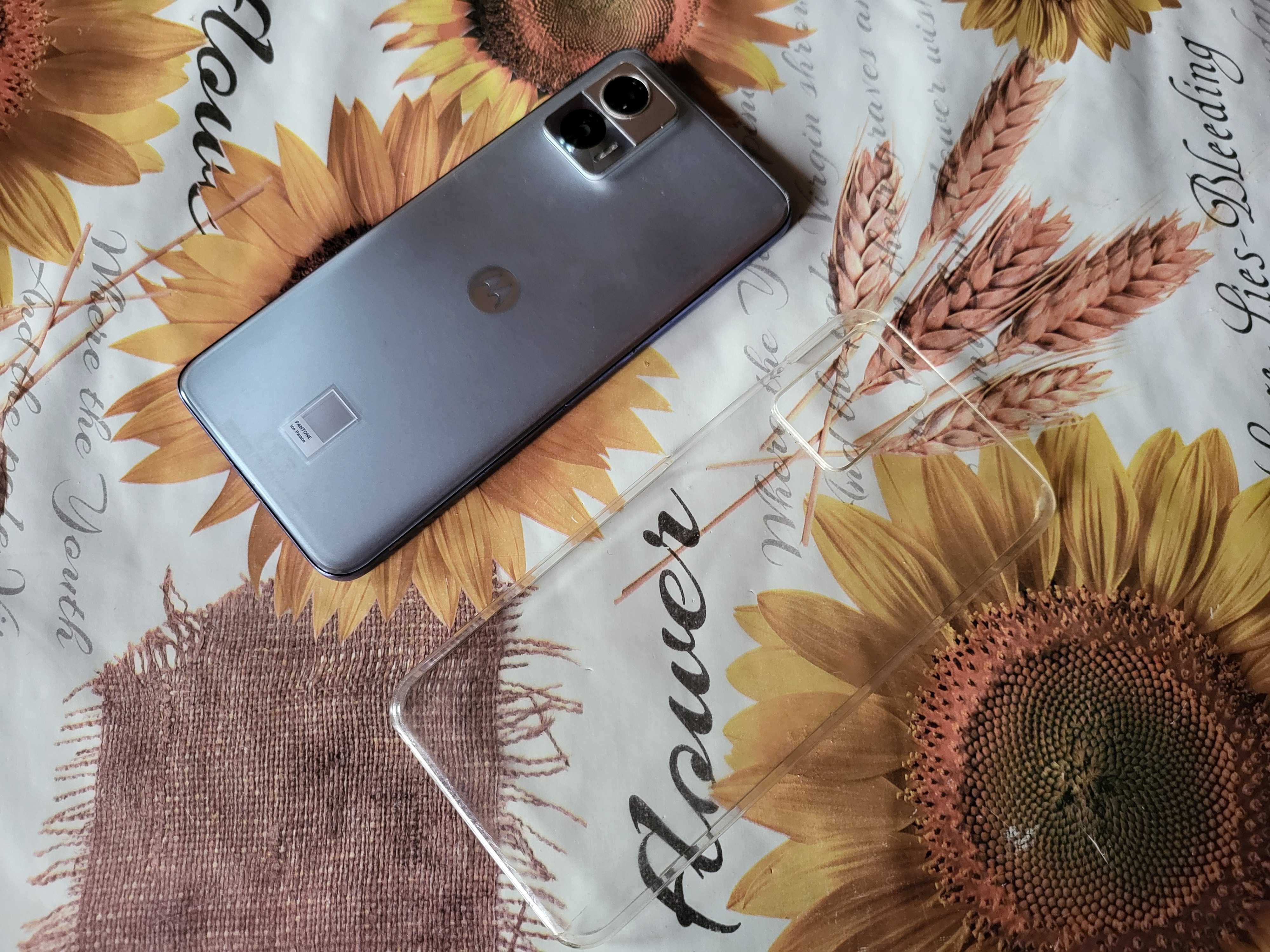 Motorola Edge 30 Neo 5G  -   128GB 8GB RAM