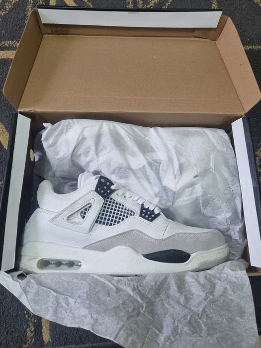 Jordan 4 military black retro mărimea 43!