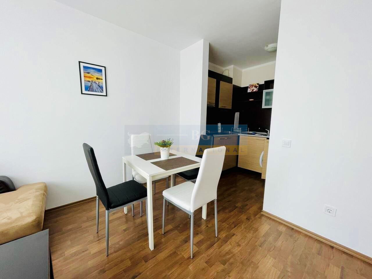Продава се Двустаен апартамент в Черноморец - 69 кв.м за 1232 €/кв.м - Снимка #12