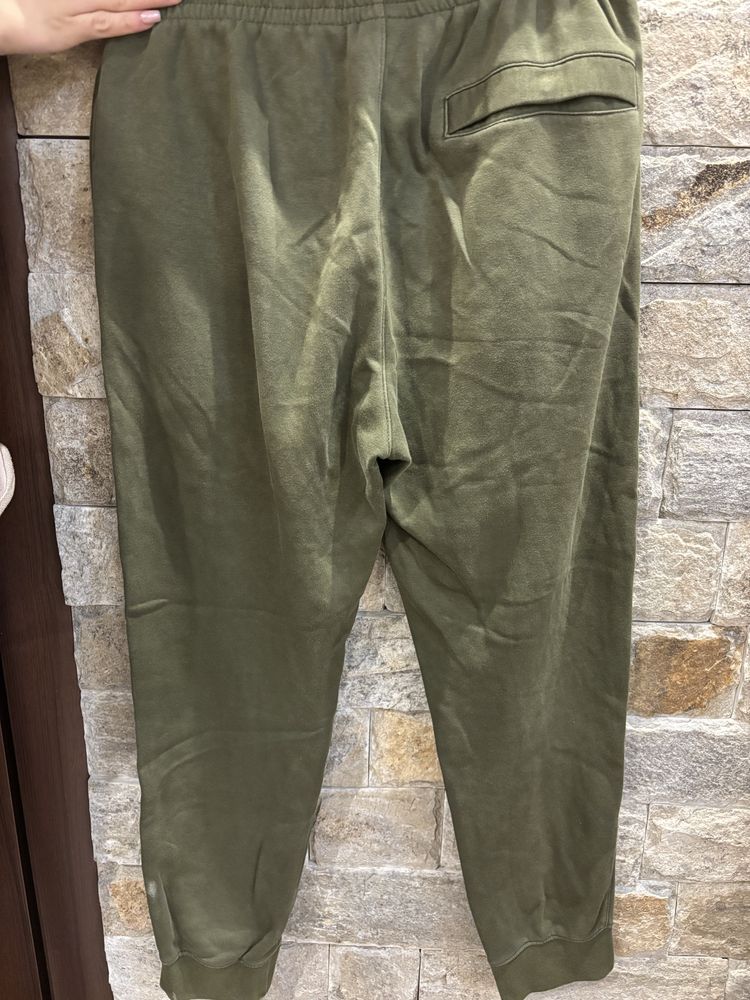 Анцуг nike зелен