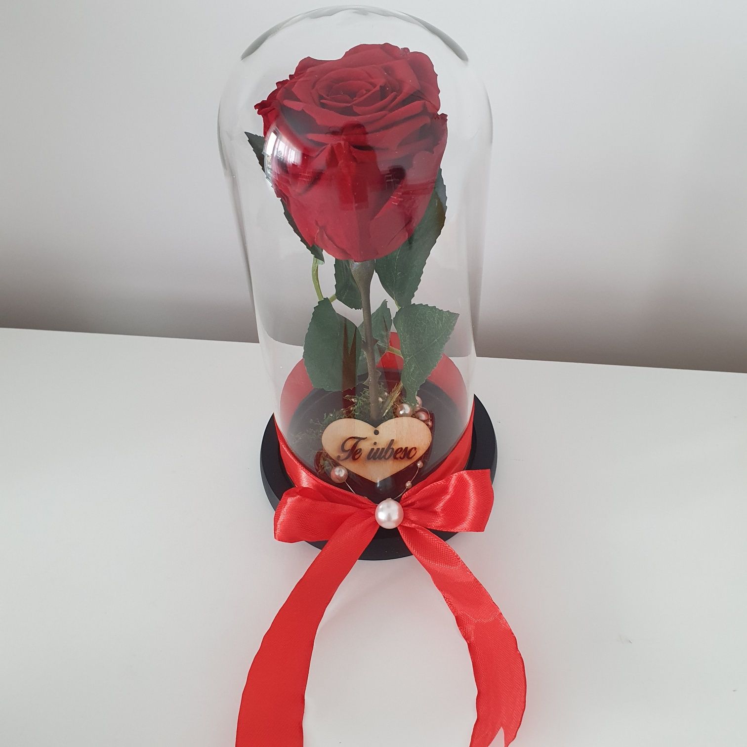 Martisor din trandafir criogenat rosu