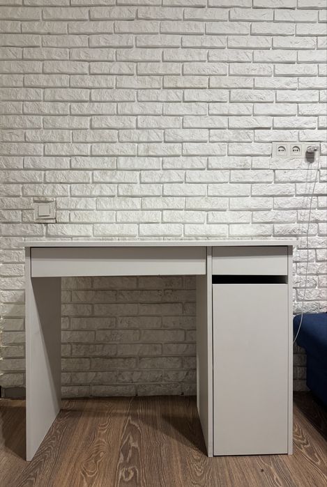 Продаю компьютерный стол