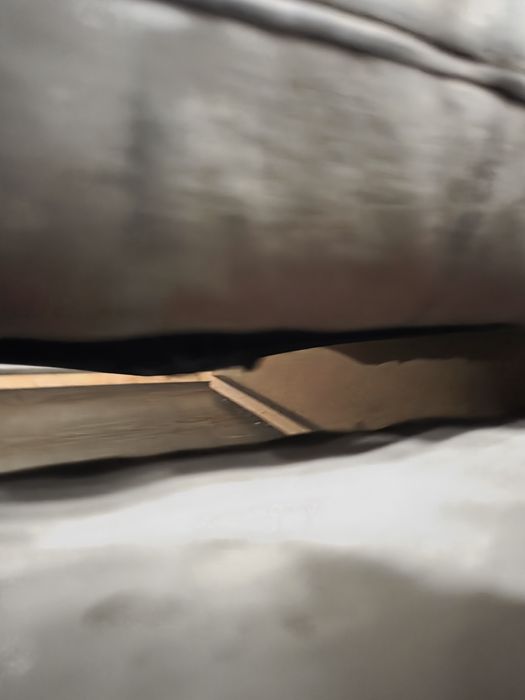 Продавам употребяван диван