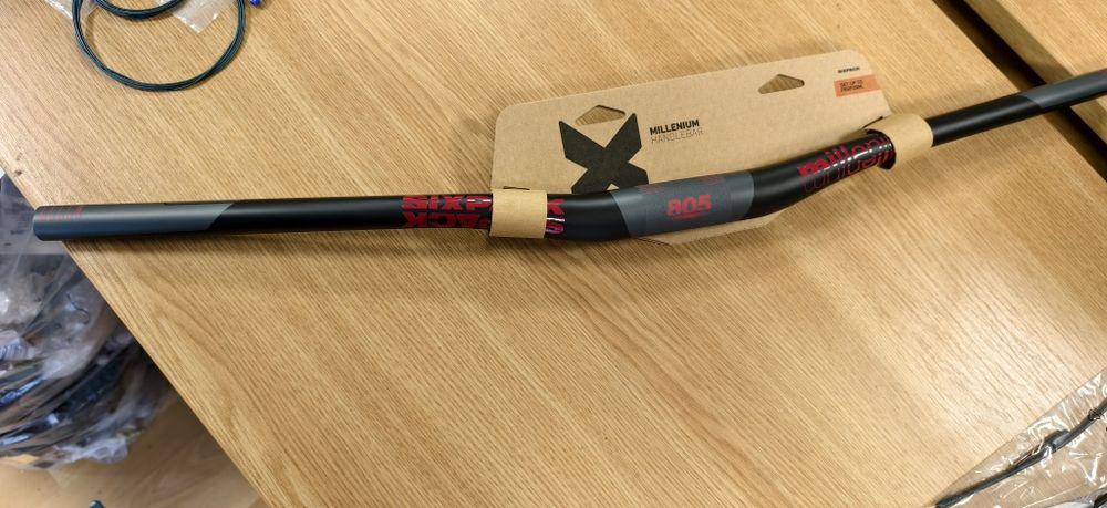 Карбоново кормило SIXPACK MILLENIUM805 Carbon 35х805мм