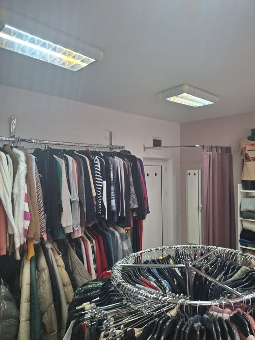 Продавам дрехи втора употреба, първо качество