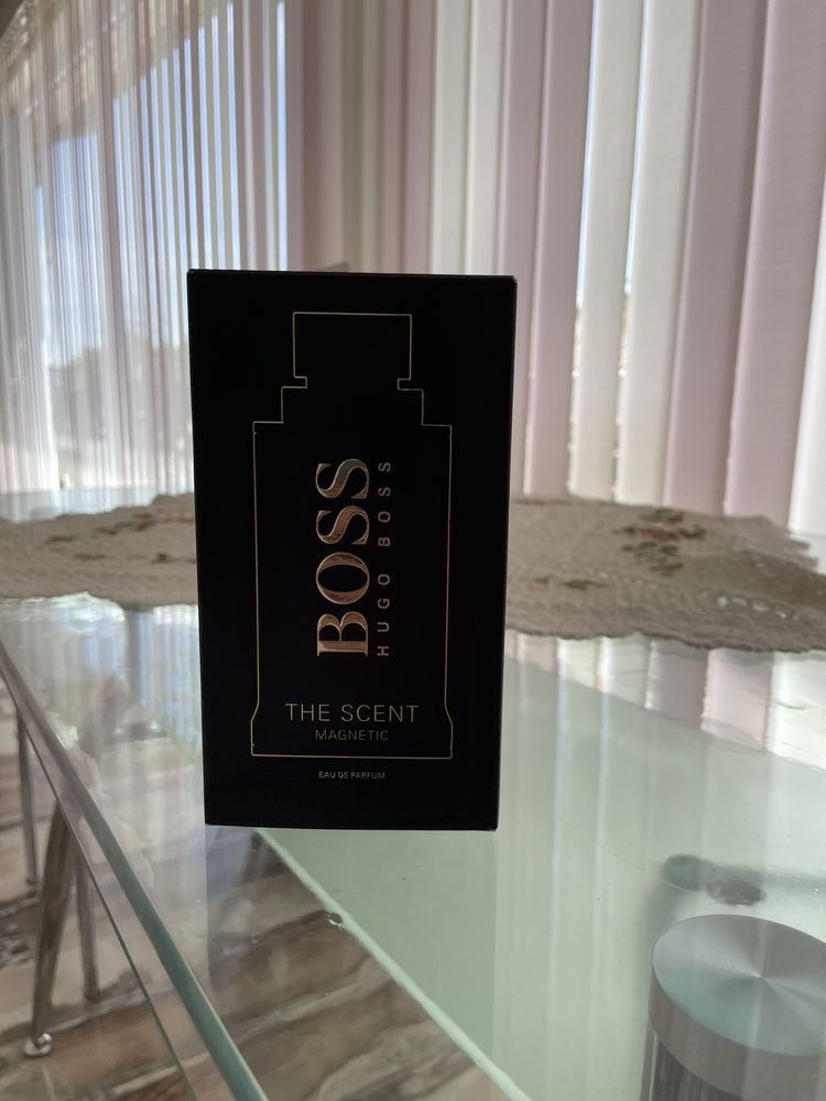 Hugo Boss magnetic