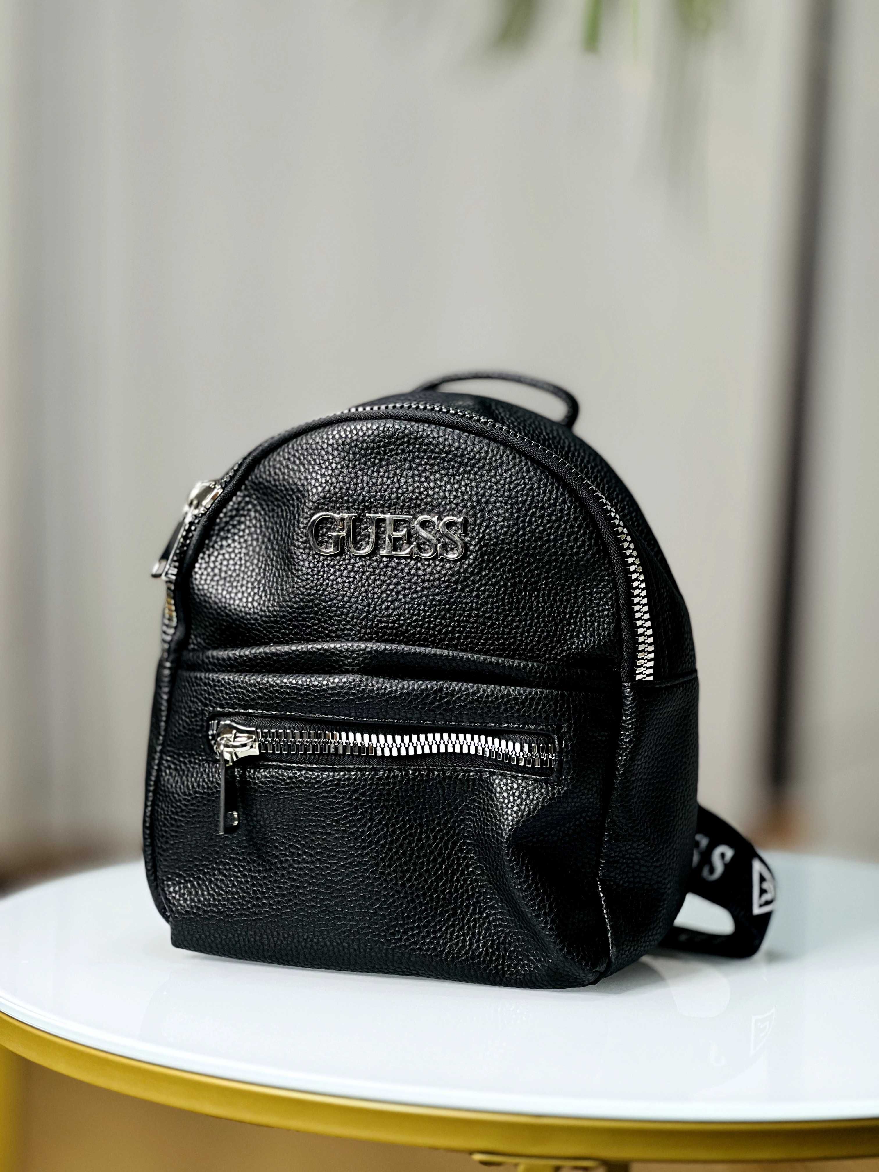 компактна  раничка Guess