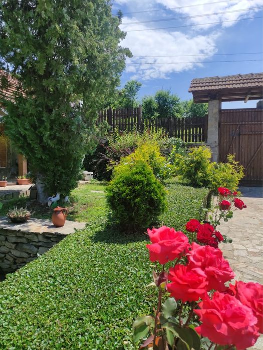 Продавам къща за гости