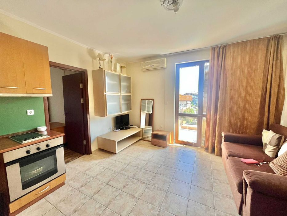 Предлагаме под наем уютен и просторен тристаен апартамент в Равда!