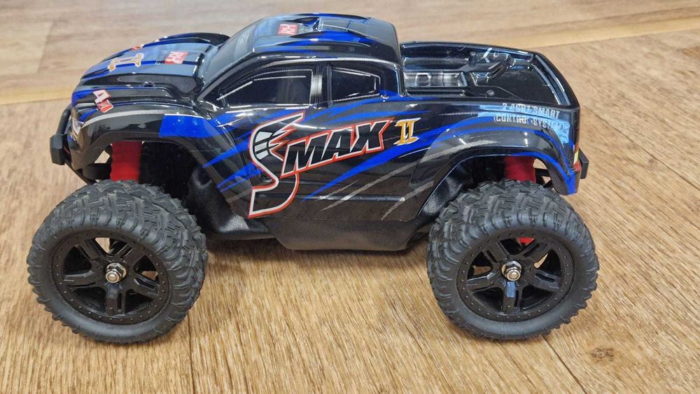 Продам гоночную машинку Remo Hobby RH1631 V2.0