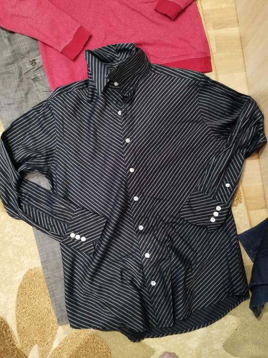 Лотове с ризи по 10 лева.