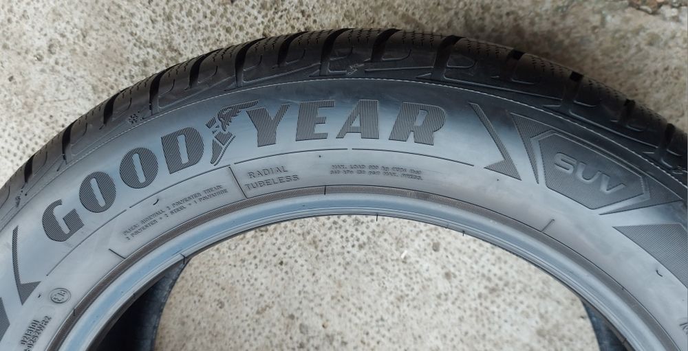 Set 2buc 235/55 R18 104H XL SUV Goodyear Ultra Grip Performace M+S iar