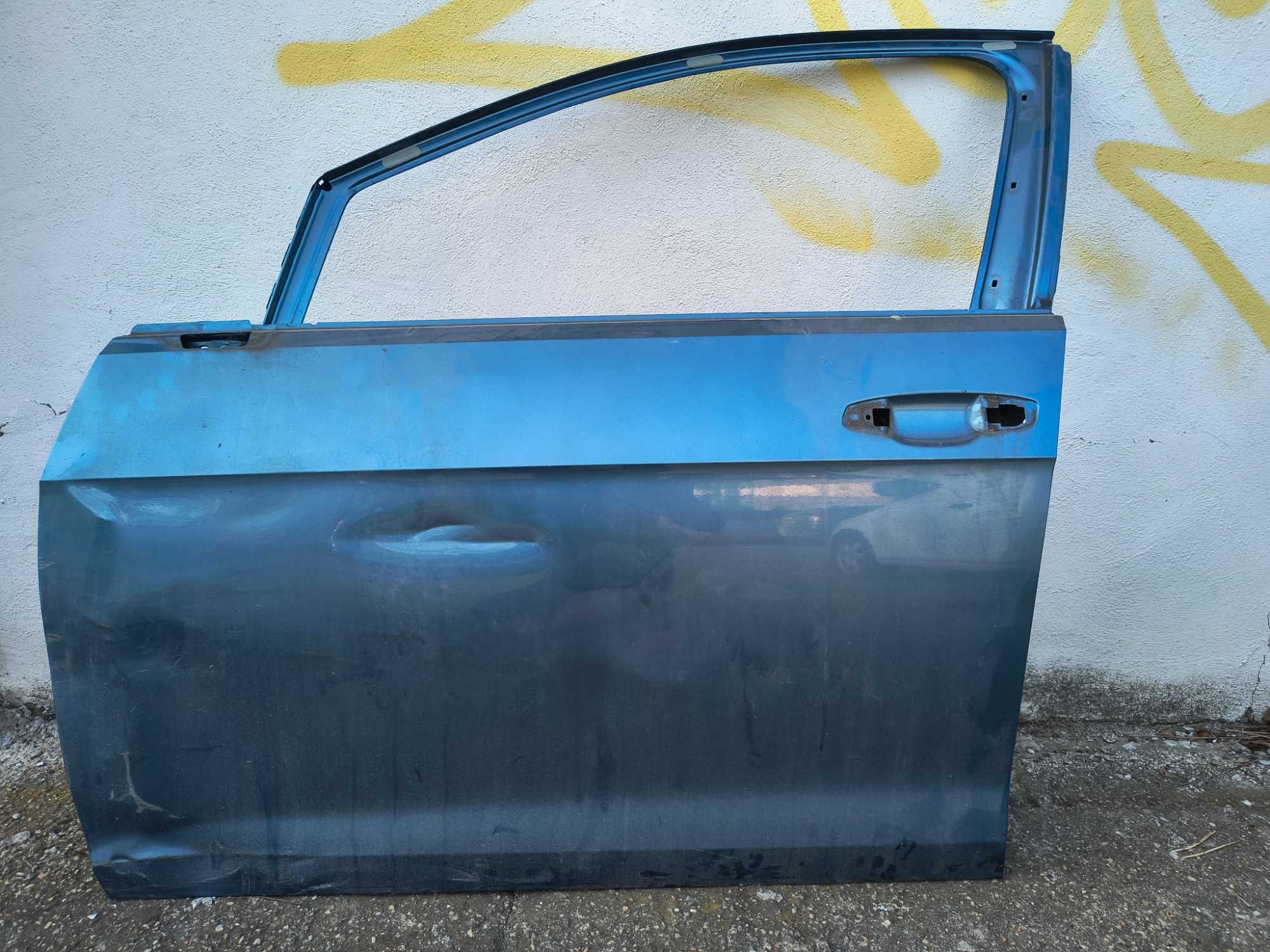 Usa cu accesorii, oglinda si aripa fata stanga Volkswagen Golf 7 2015