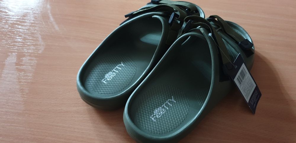 Slapi Feetty - 45 cm