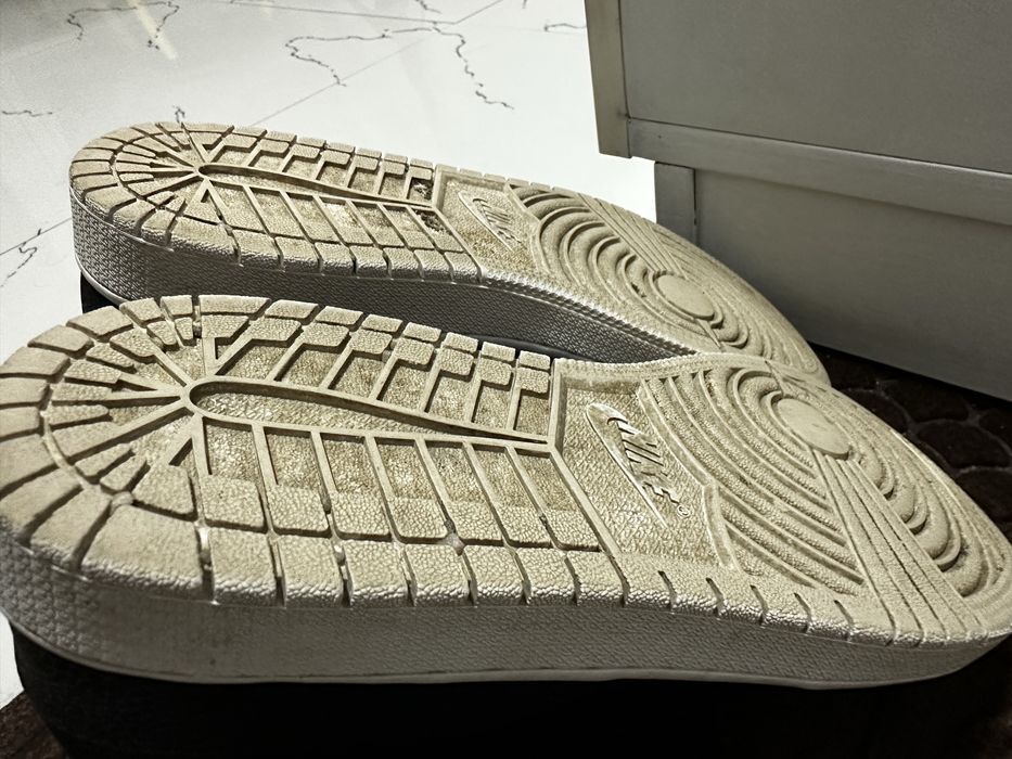 Jordan Executive Black/Red