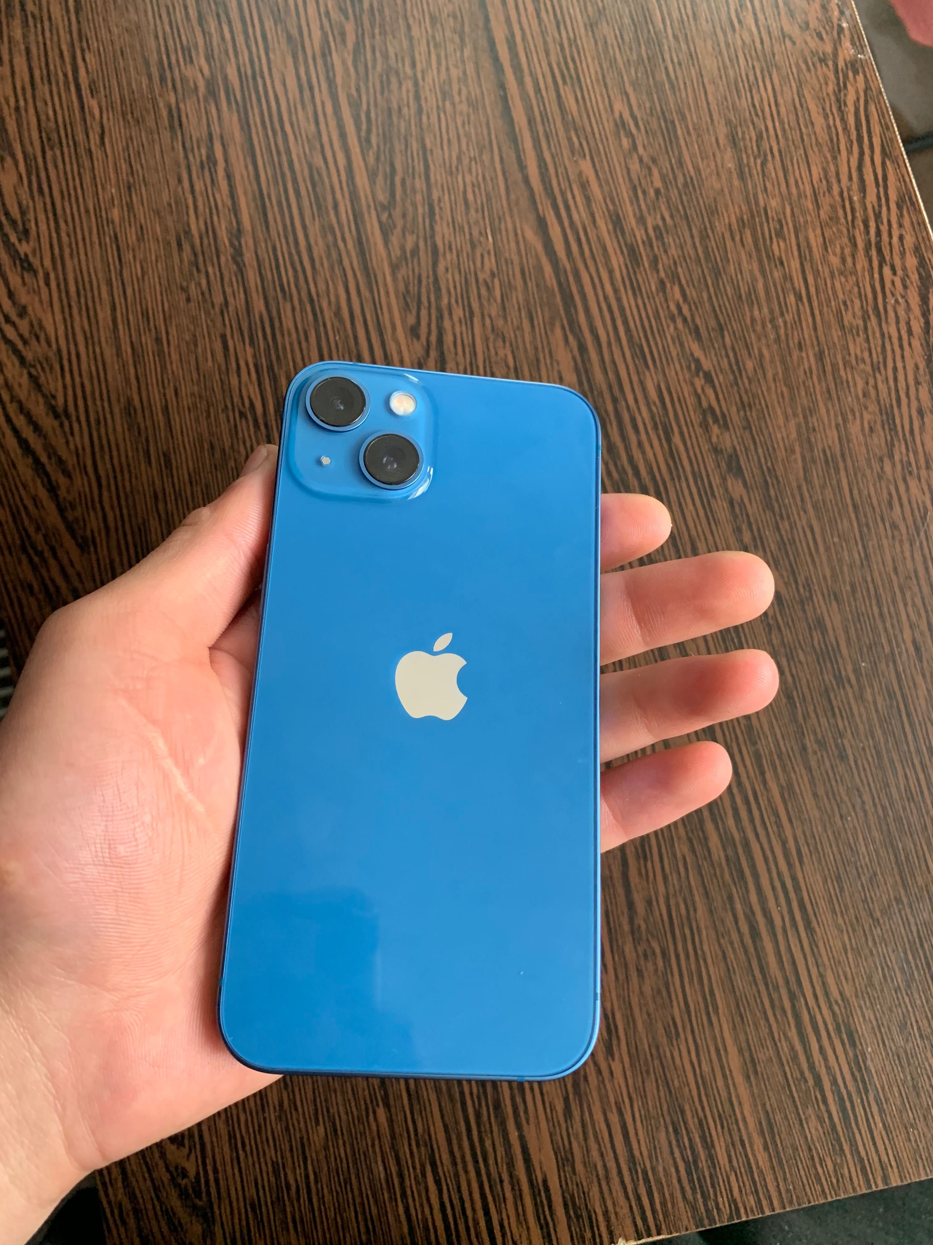 iPhone 13 ca nou, culoare blue