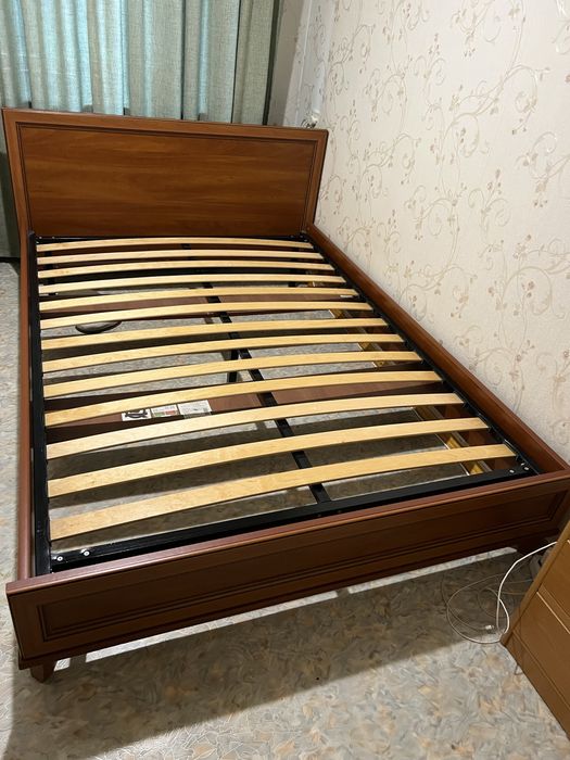 Кровать 140*200 с ортопедическим матрасом производство Белоруссия.
