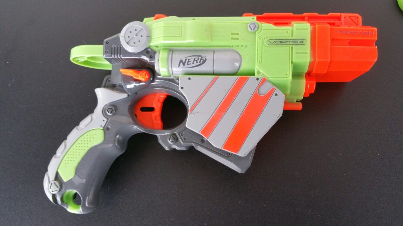 Pistol - jucarie - discuri - Nerf - Vortex - proton