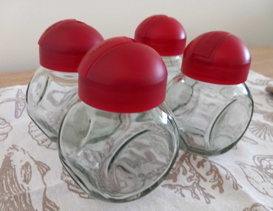 Нов комплект за подправки