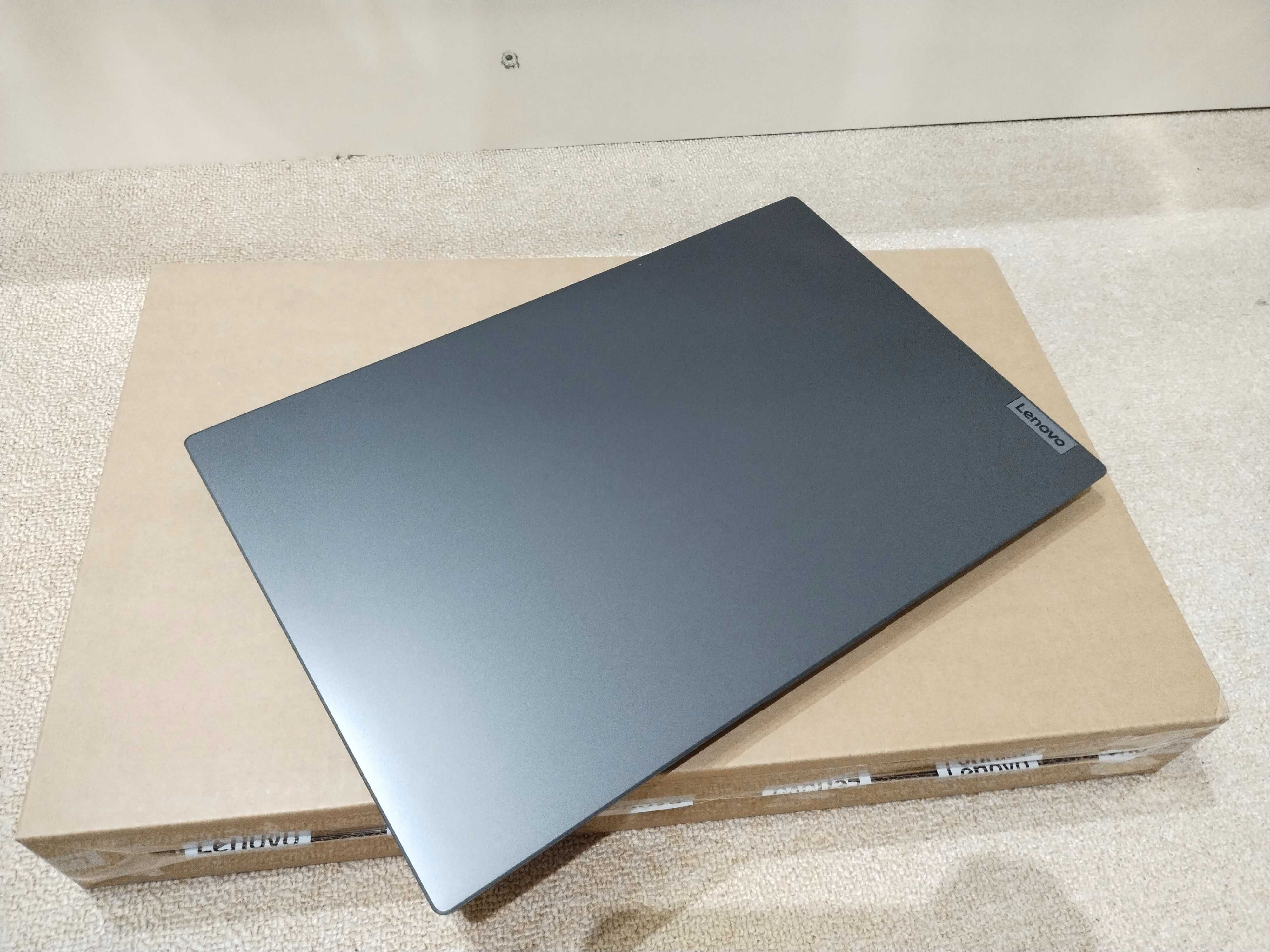 Noutbuk Intel Core i5-13420H/8GB/256GB/UHD Graphics 2GB/15.6"