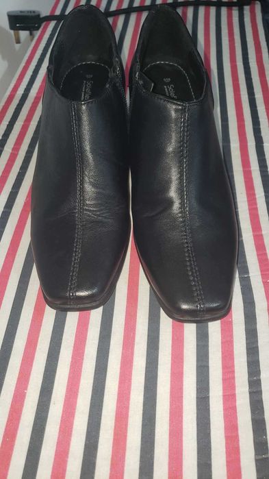 Ghete piele marimea 38 cu toc mic