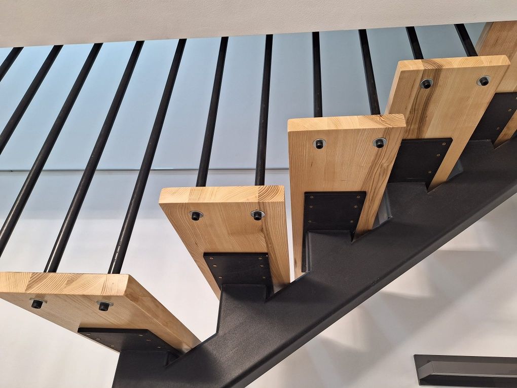 Scări, porți și balustrade metalice