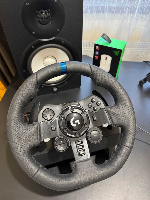 Pachet complet Logitech G923 Trueforce: Volan, Pedale + Schimbator