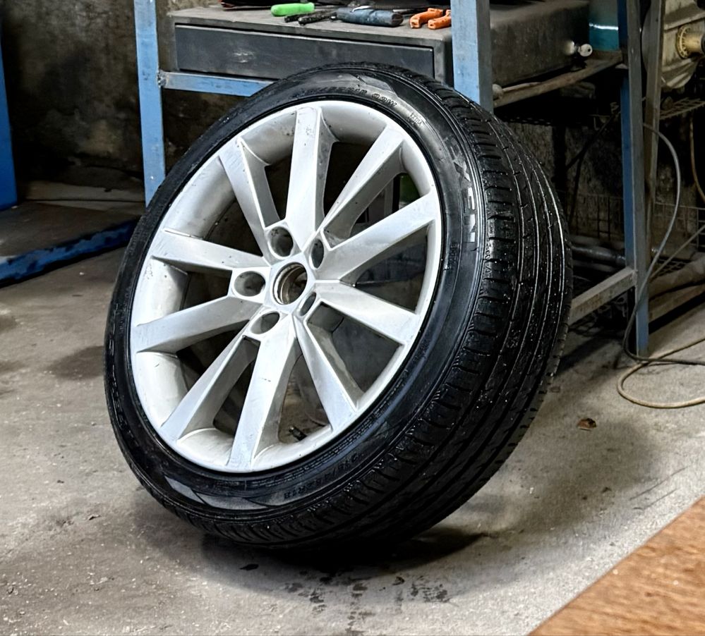 Nexen N Fera 215 / 45 R18 Летни гуми на два сезона