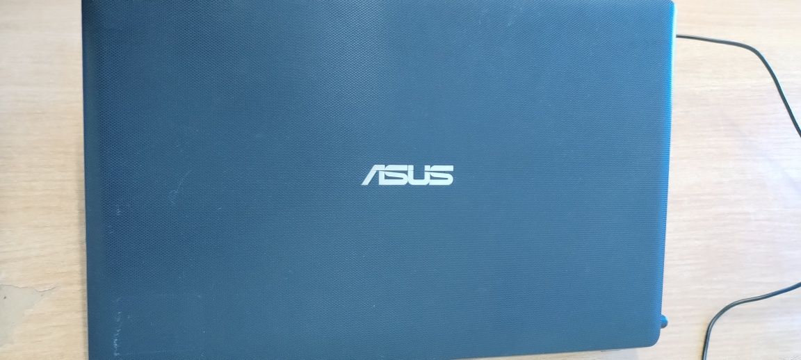 Ноутбук Asus xolati otlichno