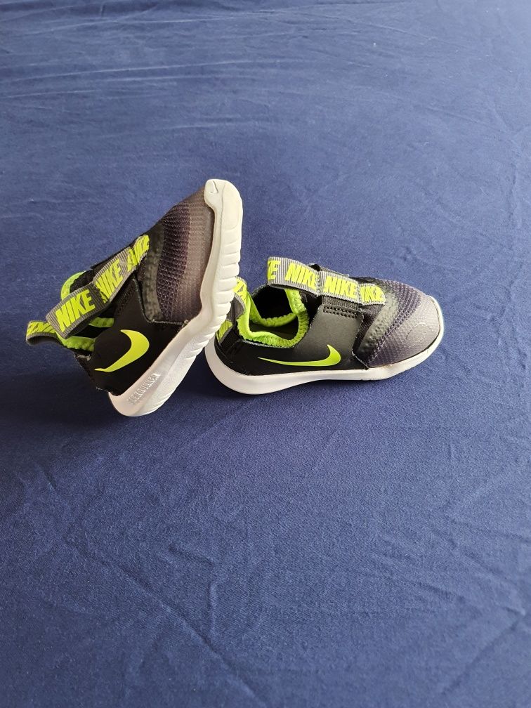 Adidași copii Nike Flex Runner, slip-on, 21 EUR