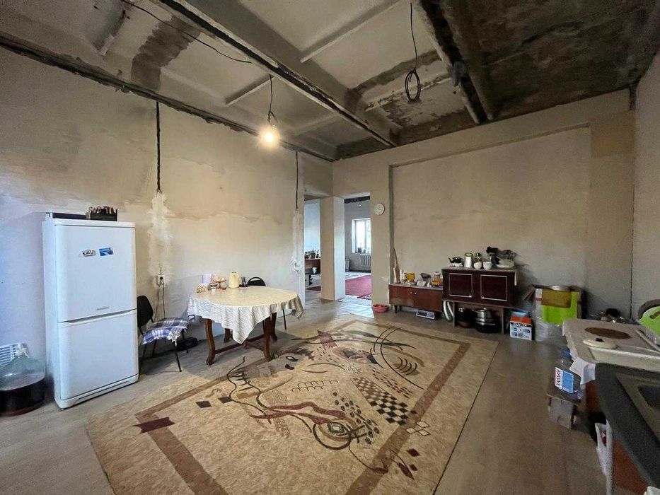 ДОМ в центре города в р-не Центр. офиса Народного Банка""