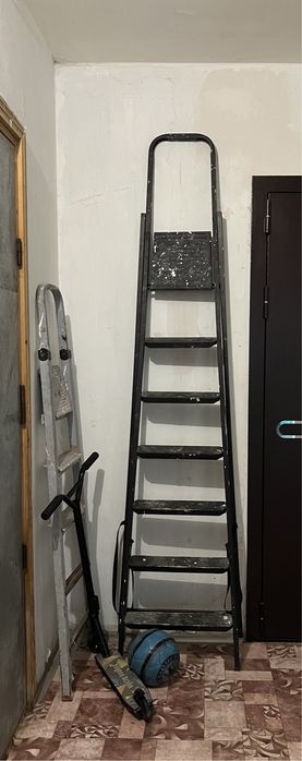 Стремянка черная